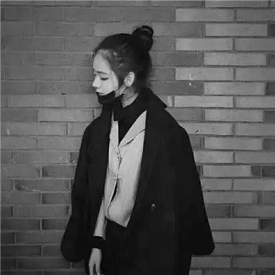 黑白系戴口罩女生头像,女神霸气带口罩图片