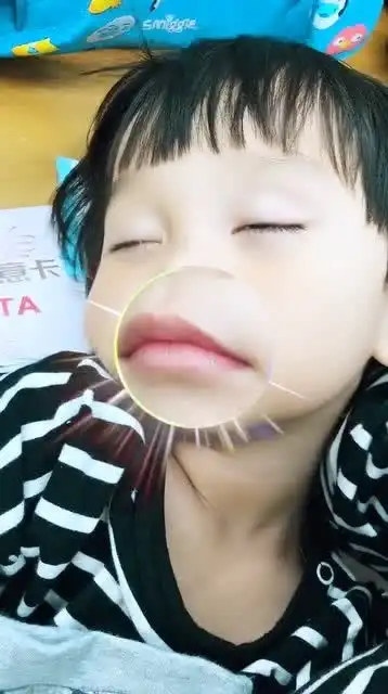 搞笑儿子睡着太无聊了来数一数睫毛吧你是我的眼宝宝萌娃