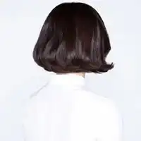 短发背影头像女海边