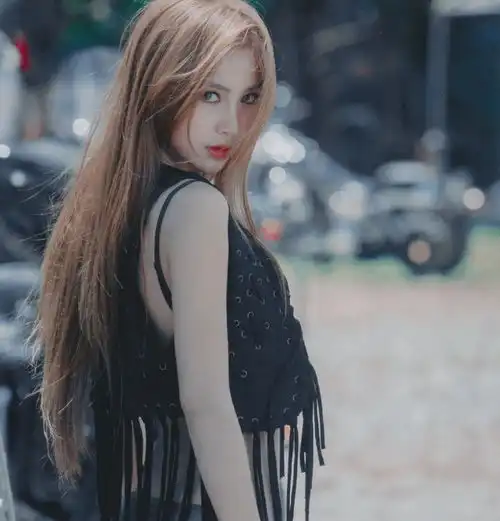 有种女演员的尴尬叫,靠脸走红,演技毫无,除营销美貌无法立足