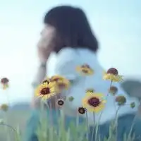 求看不见正面的女生唯美头像,要侧面,不要有文字
