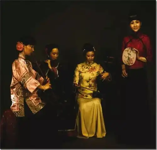 陈逸飞兄弟俩画美女,你更喜欢谁画的