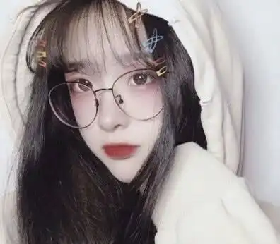 头像女生戴帽子和墨镜美
