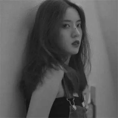 高冷的女生头像不露脸正
