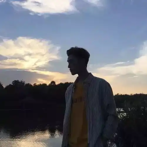 头像最近手头有点紧,能借你的手来牵么