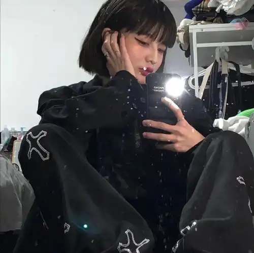 很喜欢的一组女生头像