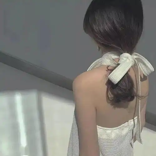 高冷的女生头像不露脸女