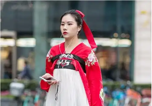 女生中性古装扎发,帅气不输男儿