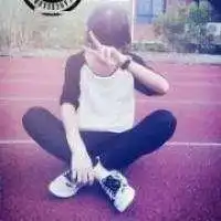 女生头像不露脸全景盘腿