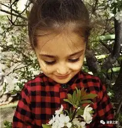 才8岁就被誉为全球最美美到父亲专门辞职给她做保镖