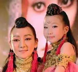 春晚出尽洋相,和富豪老公认识一个半小时就领证,如今出入开豪车