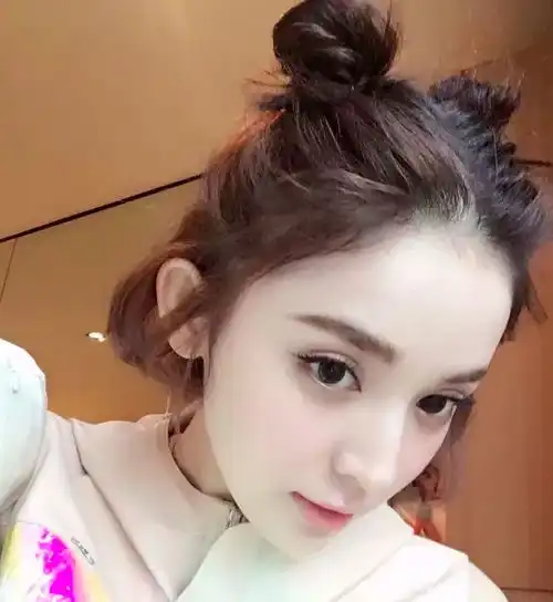 qq头像女生短发丸子头古