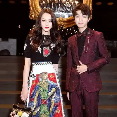 粉红头像女生迪丽热巴