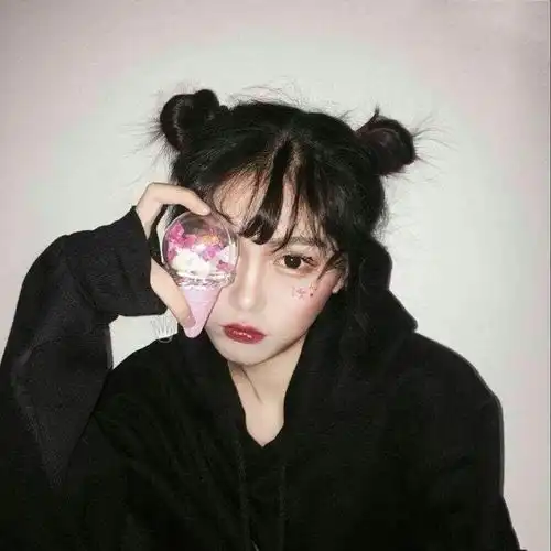 生活就是你拔出耳机之后的喧嚣