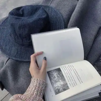 带字的有纹身的手控女生头像