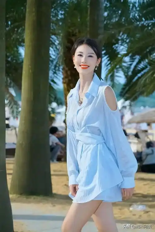 高颜值美女来袭笑容甜美,温柔又大方