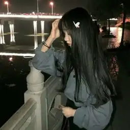 侧身小女生头像