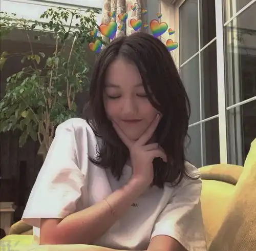王菲的女儿李嫣整容成功窦靖童第一次演戏,拿下了最佳女配角