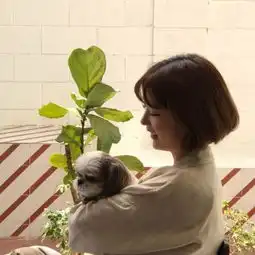 短发女生侧脸微信头像有意境好看的一颗心反反复复的想你