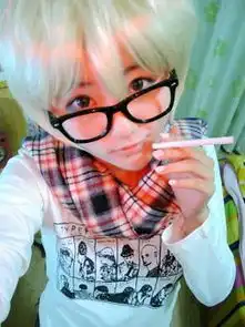 求3张穿这蓝衣白色短发女生非主流头像