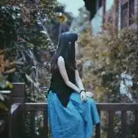 清冷破碎女生头像唯美邻