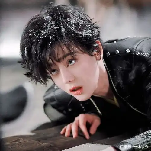 迪丽热巴新剧短发造型来袭,美女果然还是美女,可盐可甜