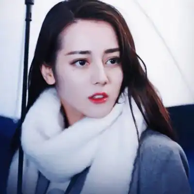 迪丽热巴御姐范霸气头像