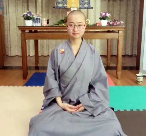 女大学生剃度出家,法号才真旺姆,高原上修行,让人惋惜佛法少林寺佛教网易订阅