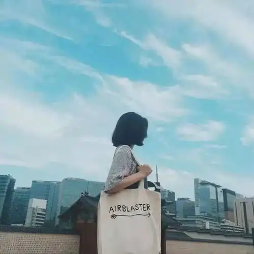 手控女生版头像短发