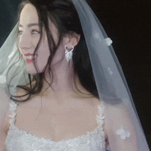 穿婚纱的女星多惊艳,杨紫甜美,毛晓彤港风,看到她,不愧是天仙