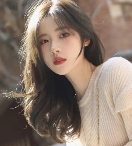 你适合刘海还是中分,主要看这4个地方,别选错