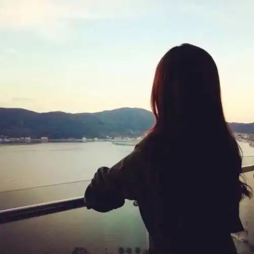 趣味测试下面哪个女孩的正脸好看,测最近会不会有好运气