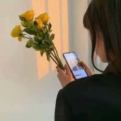 迎接春天的可爱女生头像