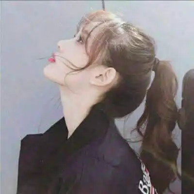 女生暗恋你时,会不自觉暴露自己三个特点,男生要抓住机会了