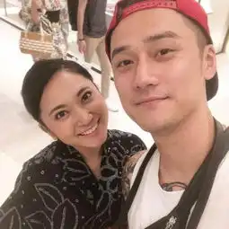 45岁的女人头像花的图片