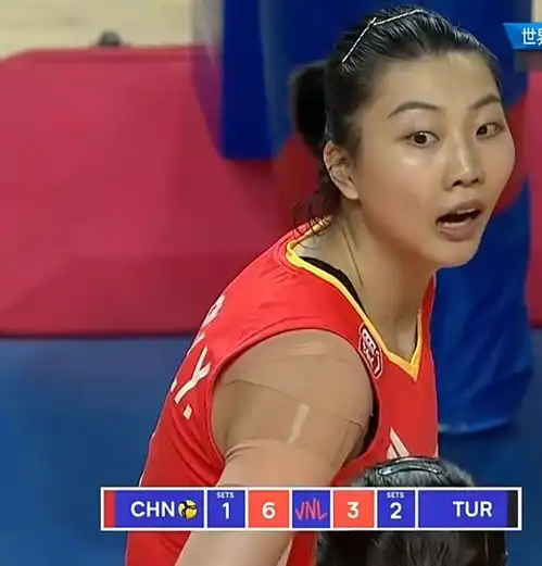 世界第一女排大队长有底气了,14字喊话全队,蔡斌欣喜朱婷沉思