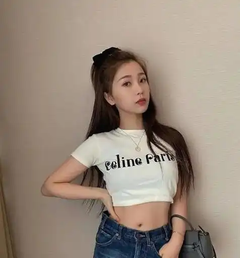 精灵少女虞书欣好美穿彩色吊带裙秀身材天使颜值魔鬼身材
