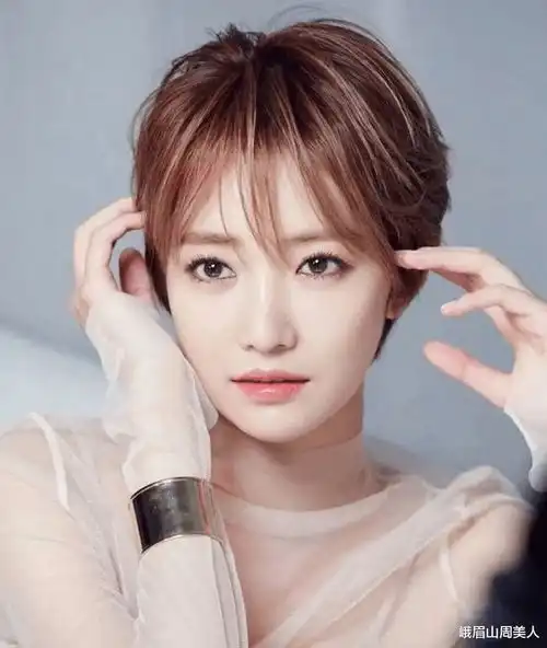 短发小美女图片头像高俊