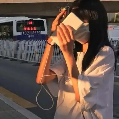 给一直很丧的女孩看的文案