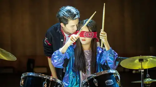 纯纯的小时光定档版预告误入音乐学院,游戏少女与高冷学长共同编织交响情人梦