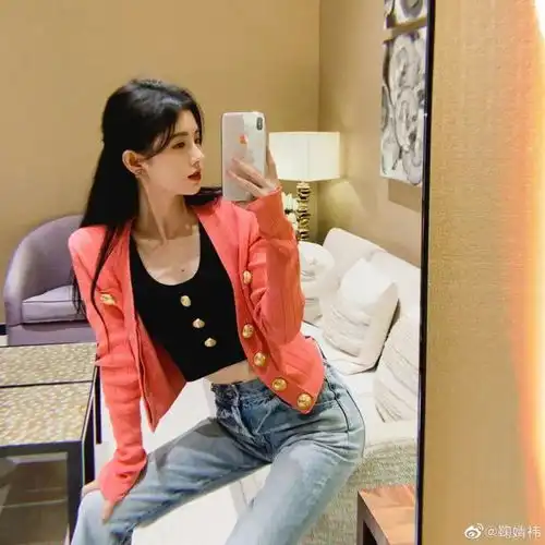 从女明星身上扒到的这些外套,搞定了我90的造型