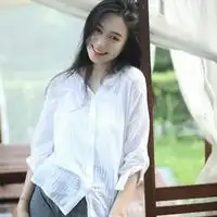 精选qq女生小清新头像唯美一条热闹的大街