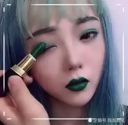 女生化了款全绿色妆容后,居然像是变了一个人,网友不合适