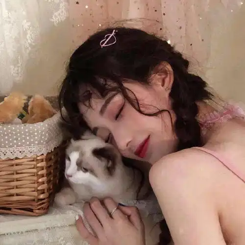 头像如果你在的话我会格外期待这个秋天