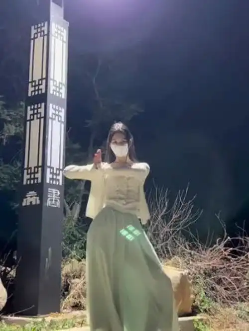 你的姓氏加上你的生肖一定很好听天竺少女