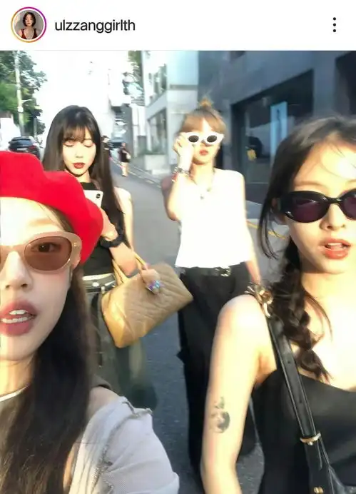 存一些韩女ins风拍照姿势,姐妹合照赞爆朋友圈