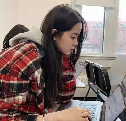 需要端着的她们,原来在外面都这么放飞自我