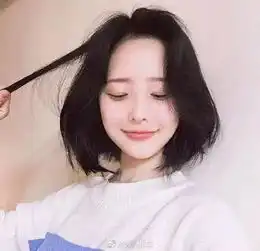 最适合圆脸姑娘的发型,这么留,脸瞬间小一圈