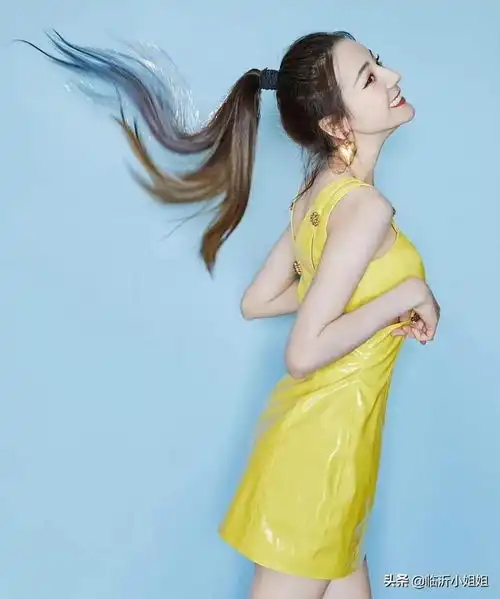 迪丽热巴,高颜值展现异域风情之美,完美身材曲线太惊艳,美爆啦