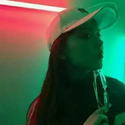 女生哭的头像高冷霸气性